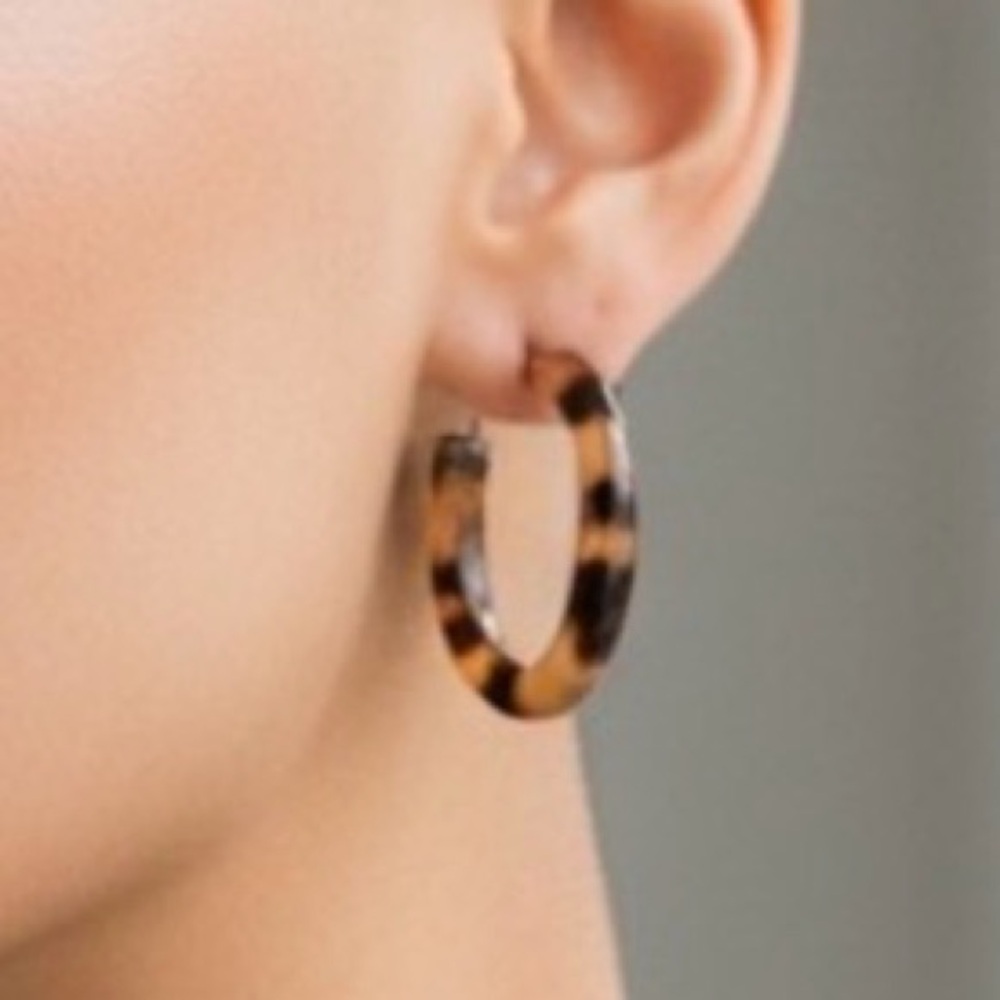 Jasmine Lane Tortoise Hoop Earrings, NWT